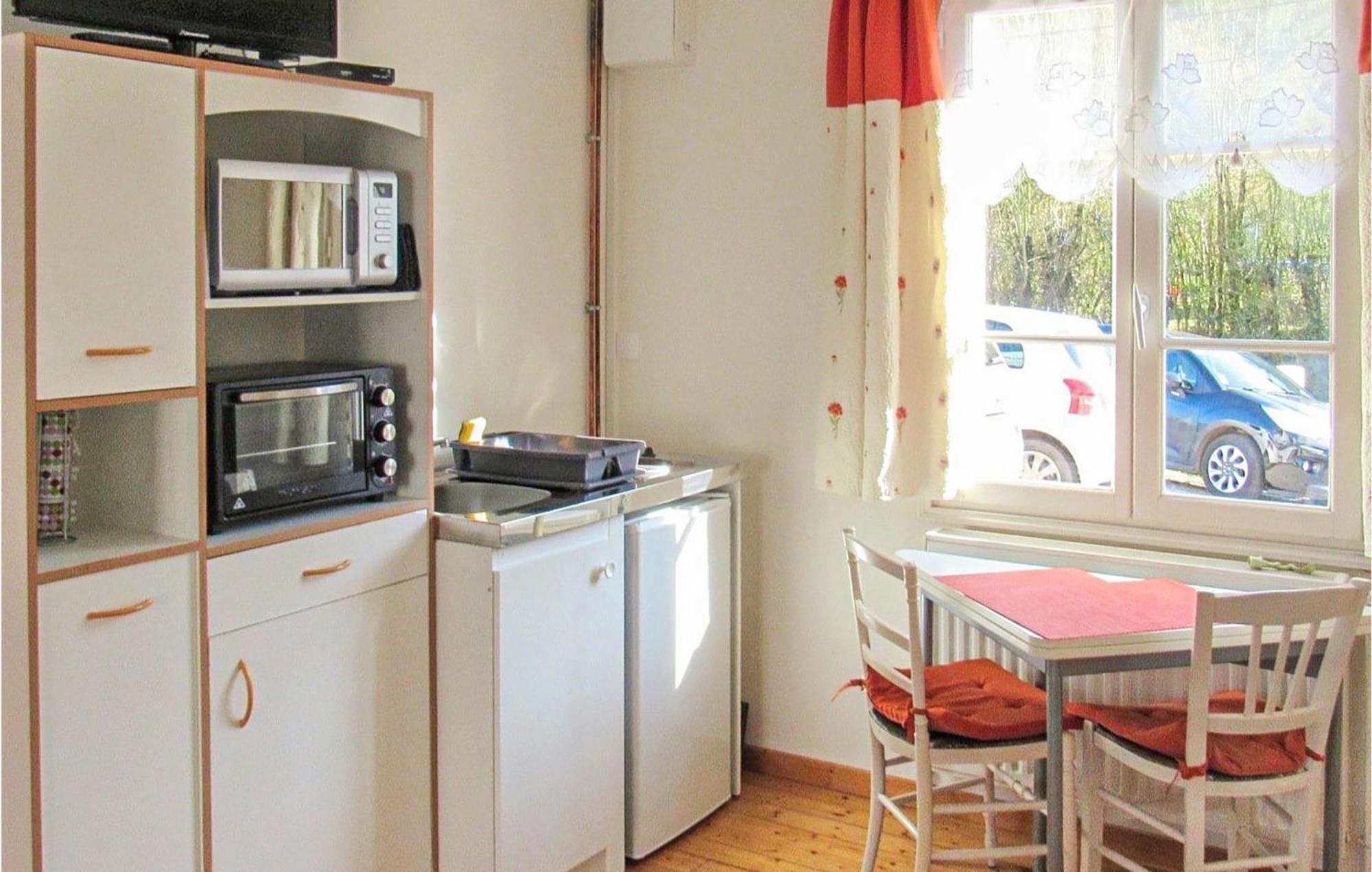 Gorgeous Apartment In Alette With Kitchenette エクステリア 写真